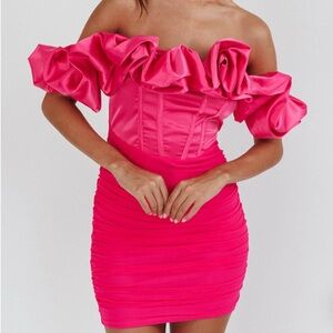 Selfie Leslie off the shoulder mini dress